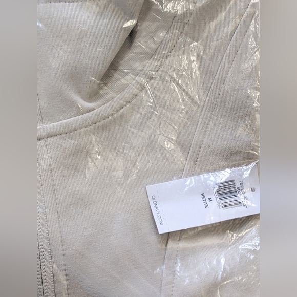 OLD NAVY, Dynamic Fleece 1/2-Zip Sweatshirt, Size Petite Medium - Picture 7 of 7